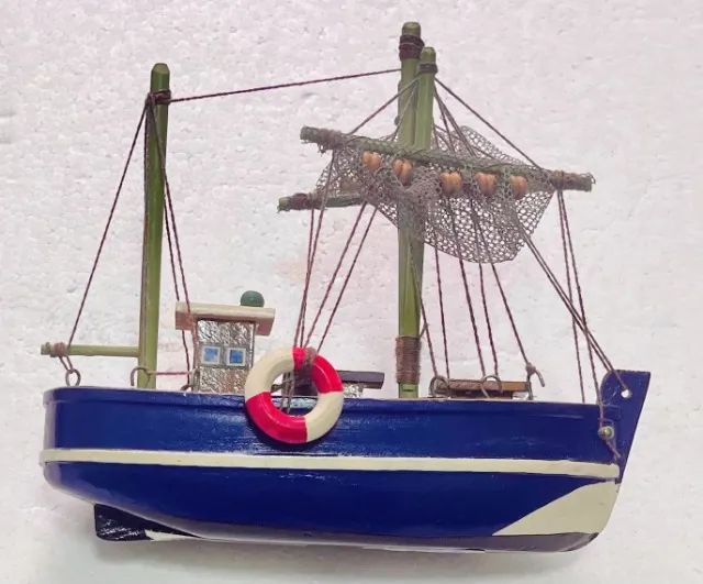 Miniaturas Réplica / Kit Com 02 Barcos De Pesca E 01 Jangada Marrom-claro