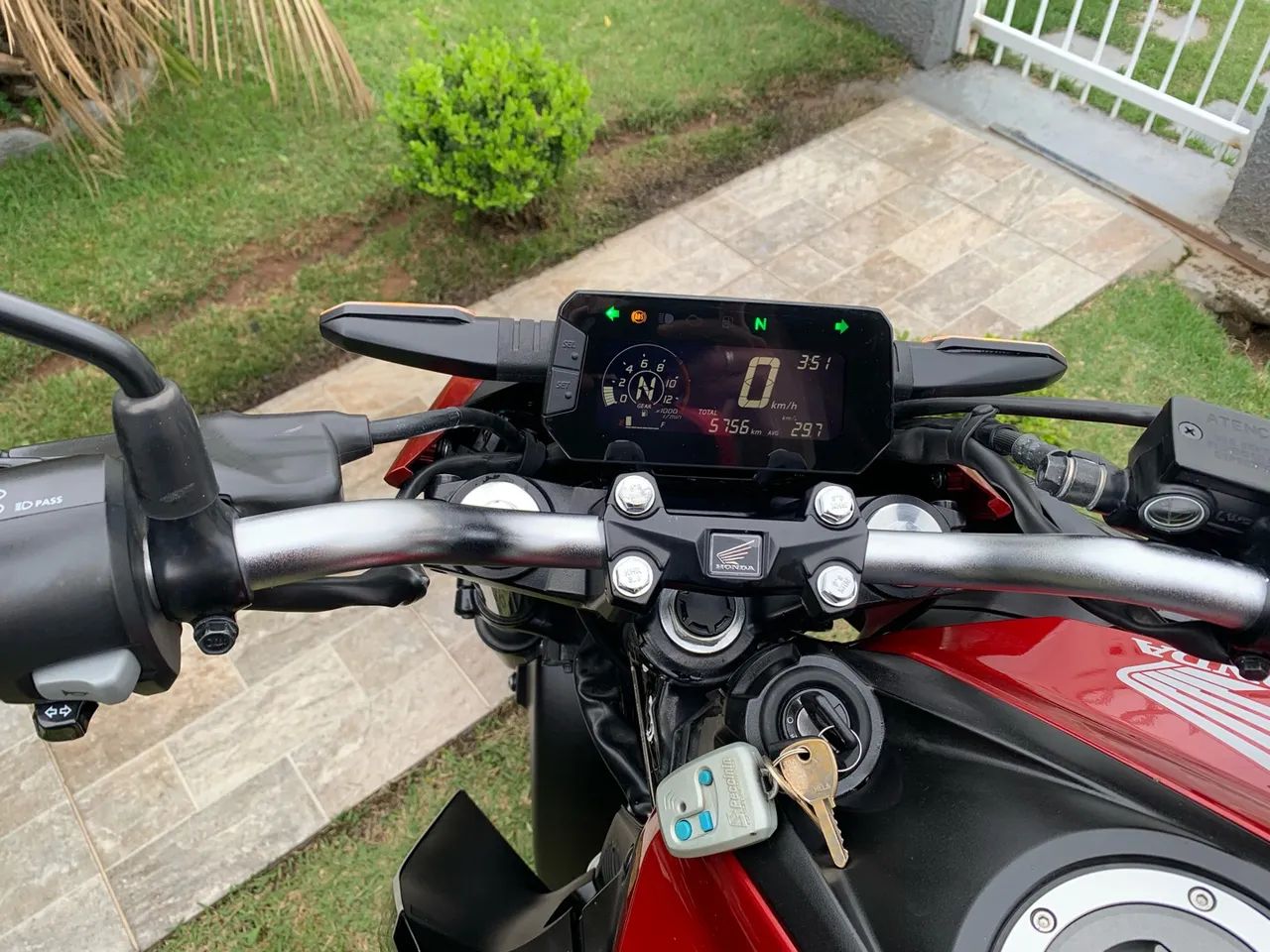 CB 300F 2025 - Foto 2
