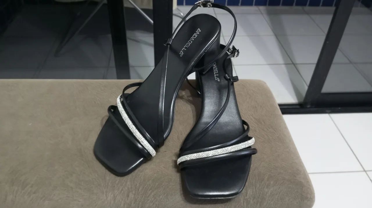 Sapato semi-novos  - Foto 3