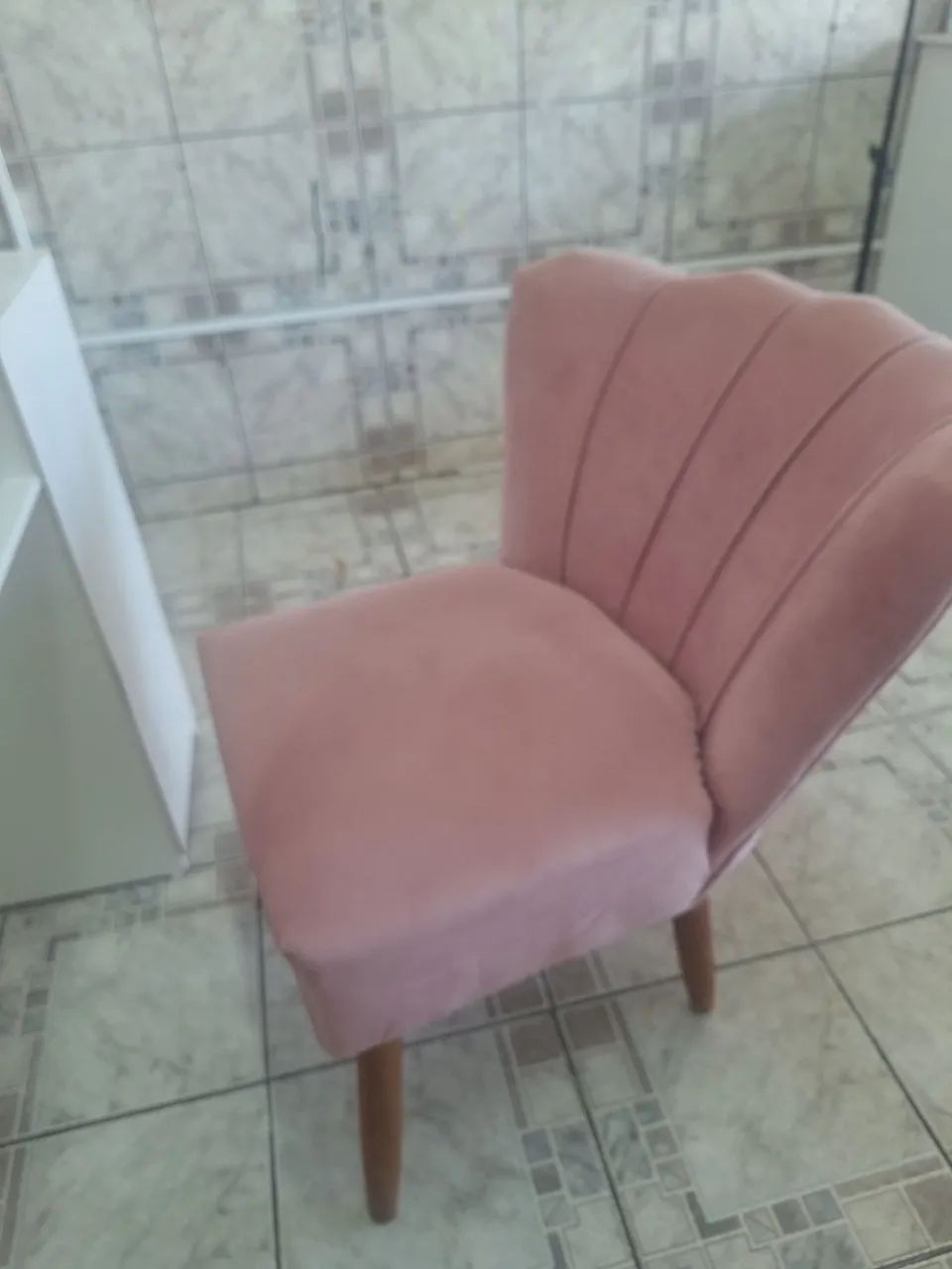 Poltrona pétalas semi nova - Foto 3