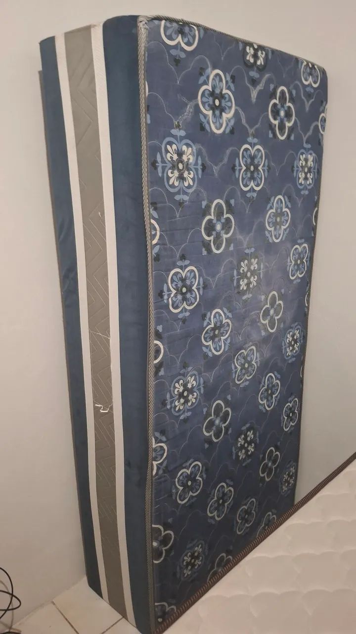 Vendo cama box de solteiro em perfeito estado  - Foto 2