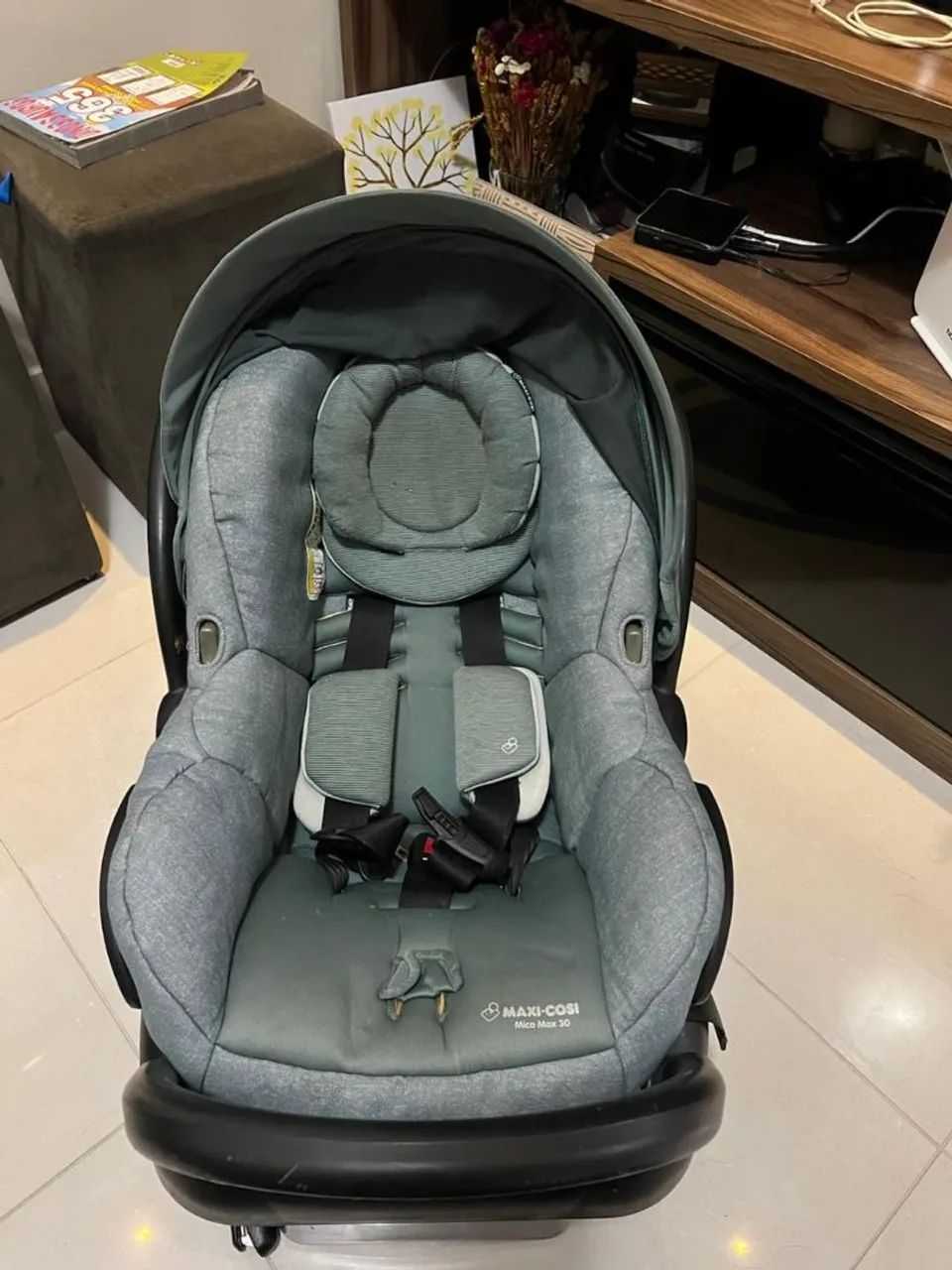 Carrinho de bebê maxi cosi com bebê conforto - Foto 5