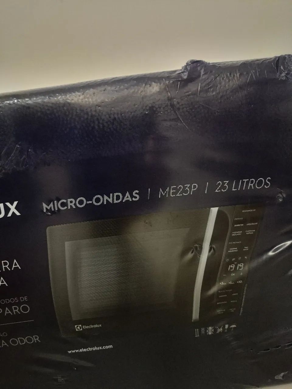 Microondas Electrolux 220v 23 litros NOVO - Foto 2