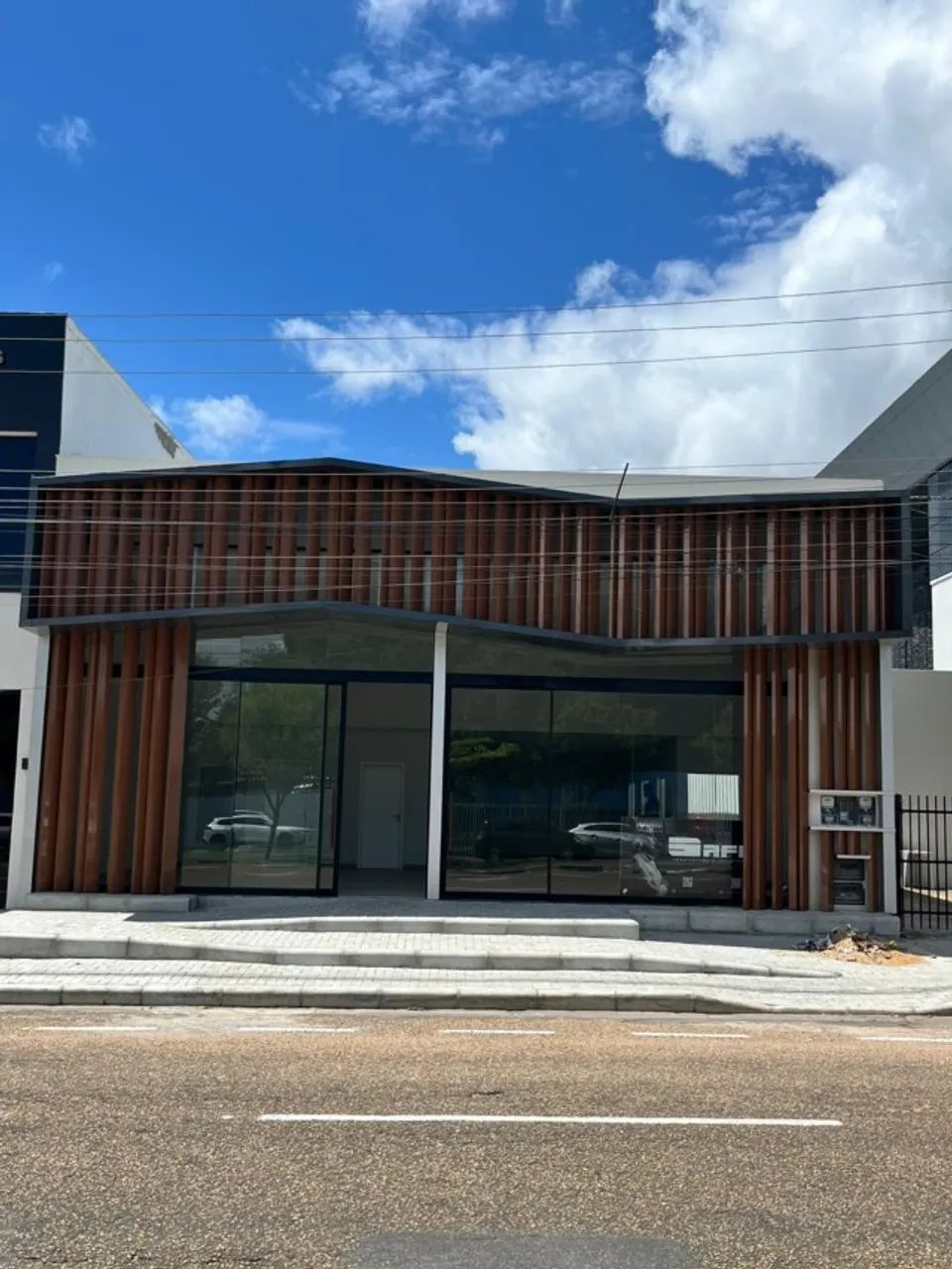 Aluga se Loja de 250m2 na Av. Ville Roy - Centro - Foto 2