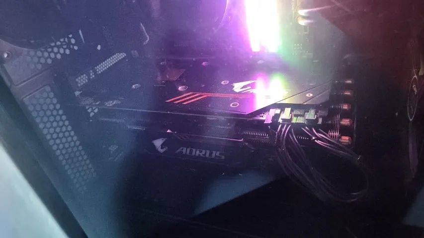 RTX 2060 AORUS Xtreme - Foto 5