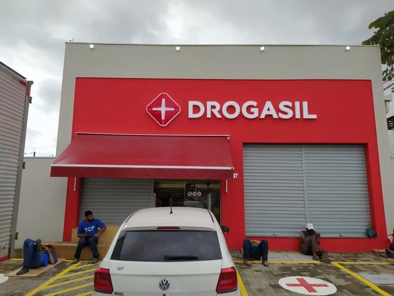 Toldos  retrátil e articulado - Foto 4
