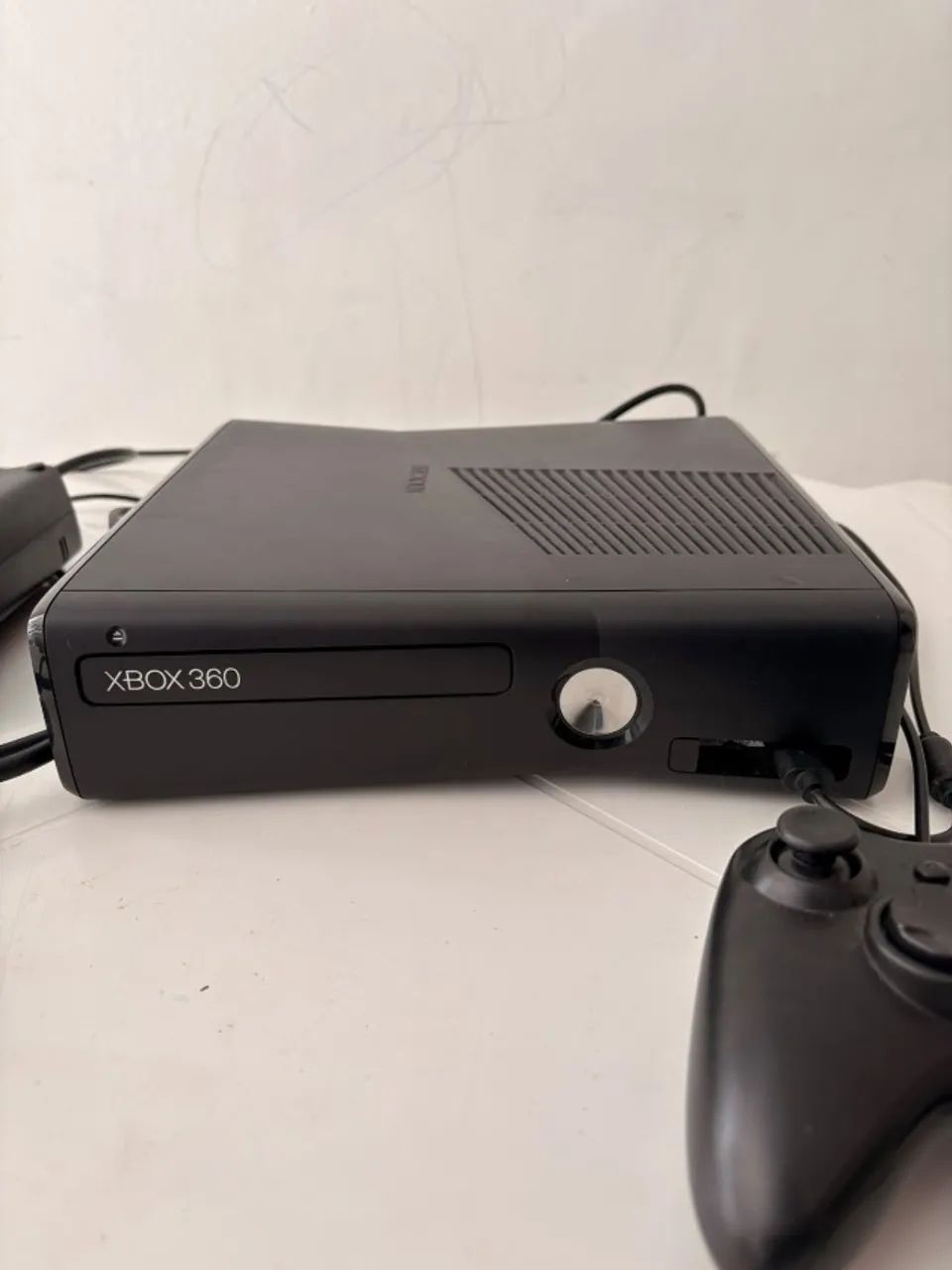 Xbox 360 Slim Com Dois Controles