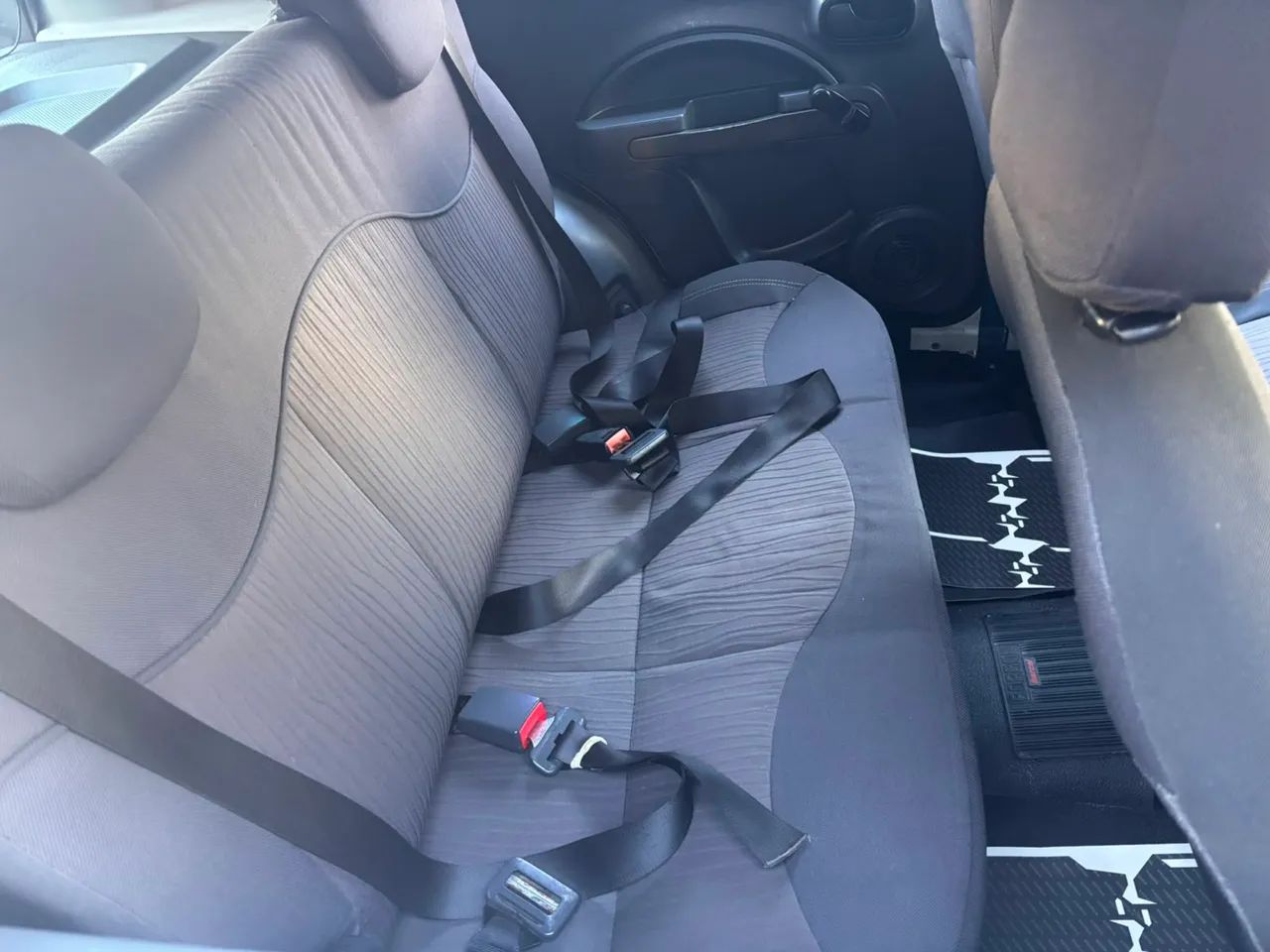 Fiat Uno WAY 1.0 EVO Fire Flex 8V 5P 2014 - Foto 4