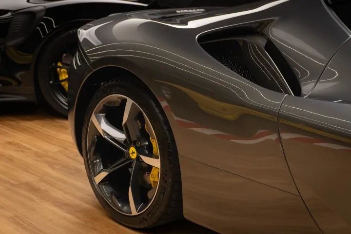 Ferrari SF 90 STRADALE 4.0 V8 Bi-Turbo (Híbrido), foto 11 de 18