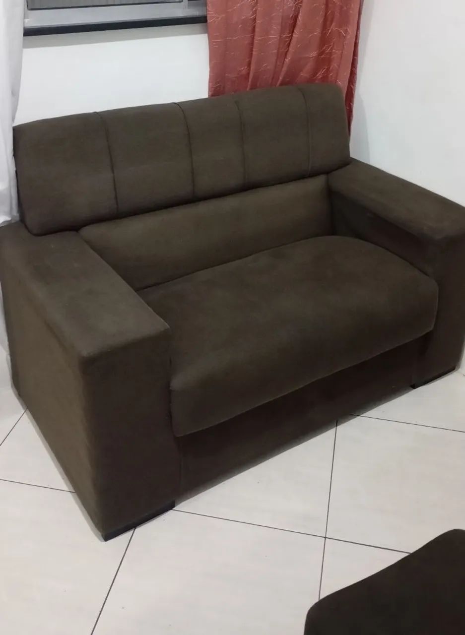 Sofá 2 e 3 lugares com puff em ótimo estado - Foto 4