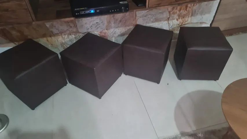 04 PUFFS  DE SALA MARROM - Foto 2