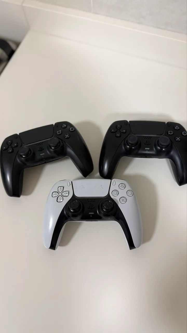Kit com 3 Controles Originais PS5 (DualSense)