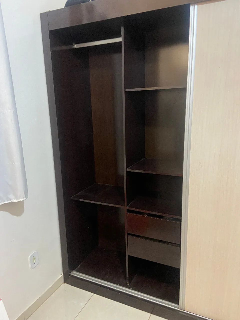 Guarda roupas usado em perfeito estado - Foto 3