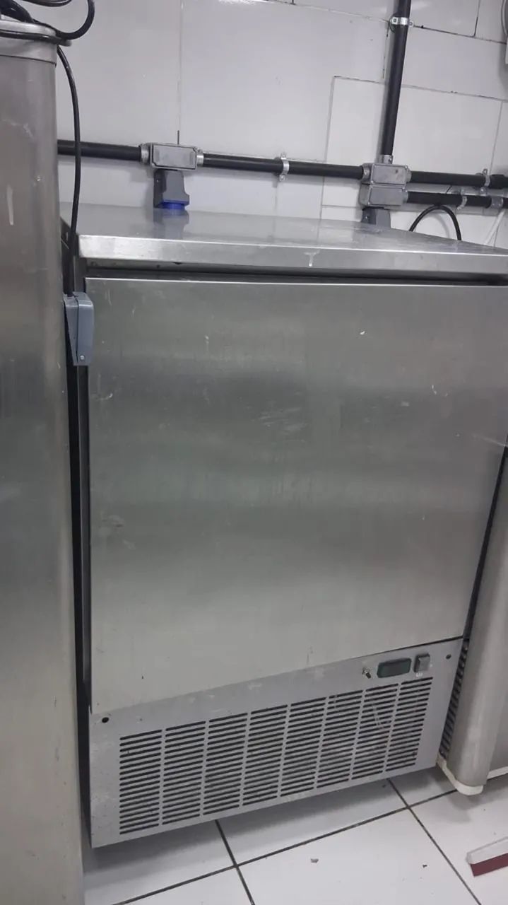 3-Ultra congelador Ingecold Modelo: UC 08K