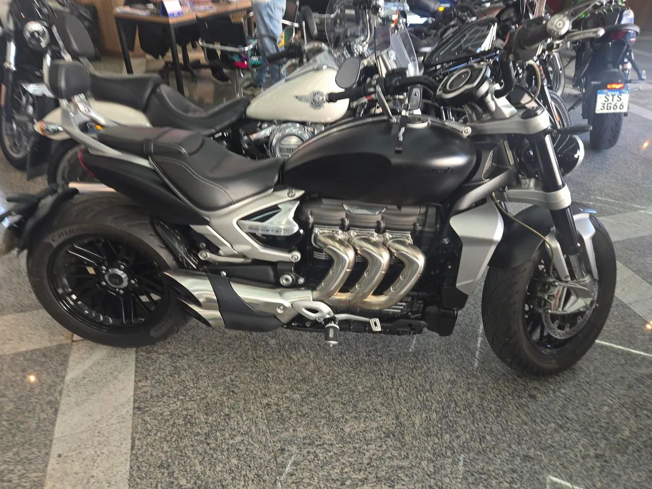 Triumph rocket 3 storm editiin GT