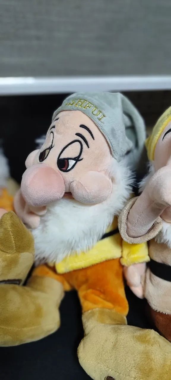 Coleção Disney Pelucia os 7 anões  - Foto 3