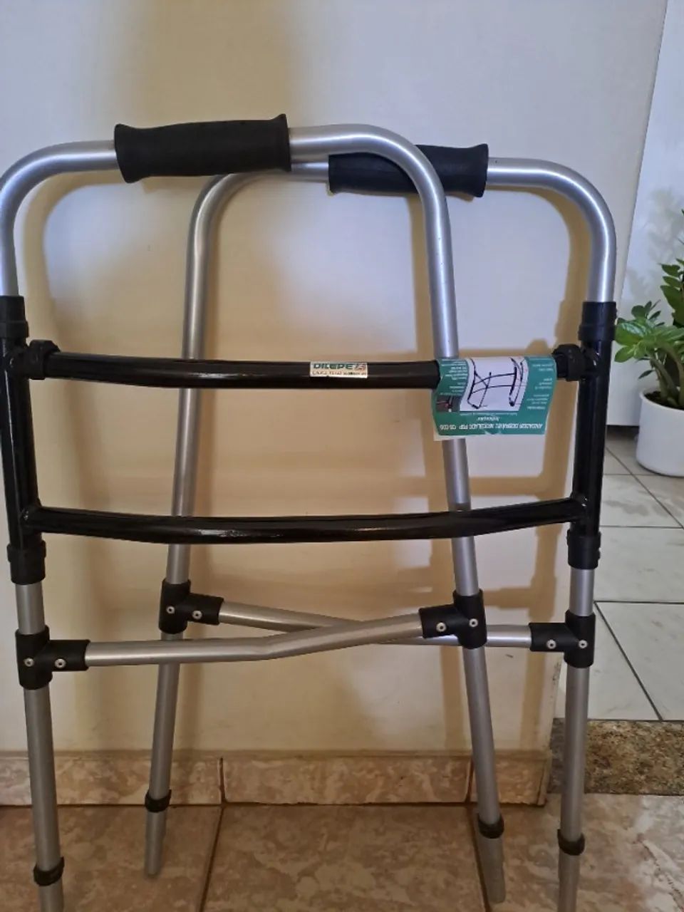 Andador articulado e dobrável  - Foto 4