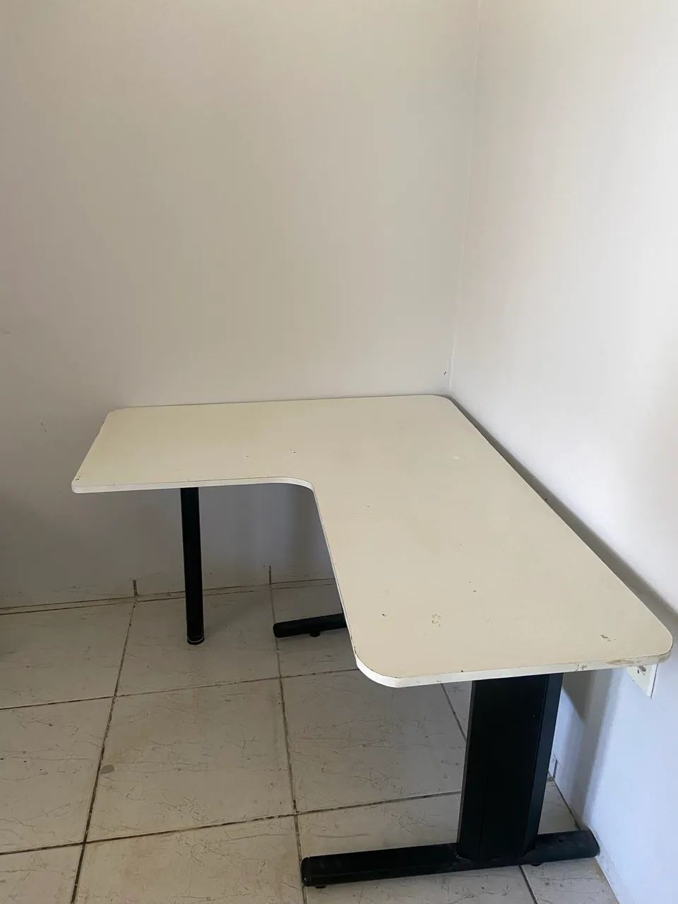 Mesa de Escritório em L / Mesa de Estudos Branca  - Foto 5