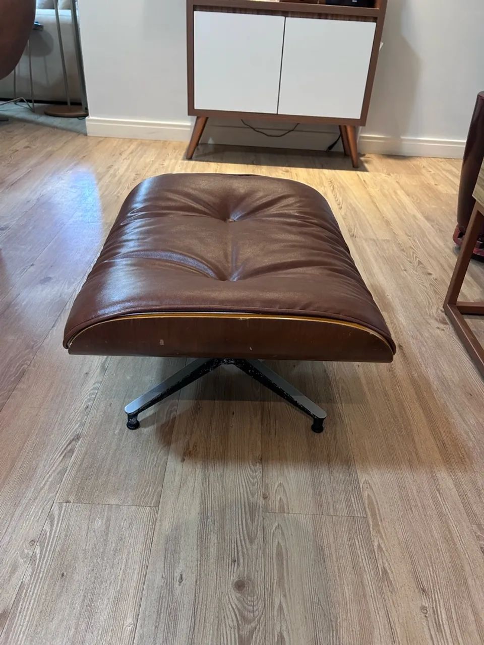 Puff Charles Eames em Couro Marrom - Foto 2