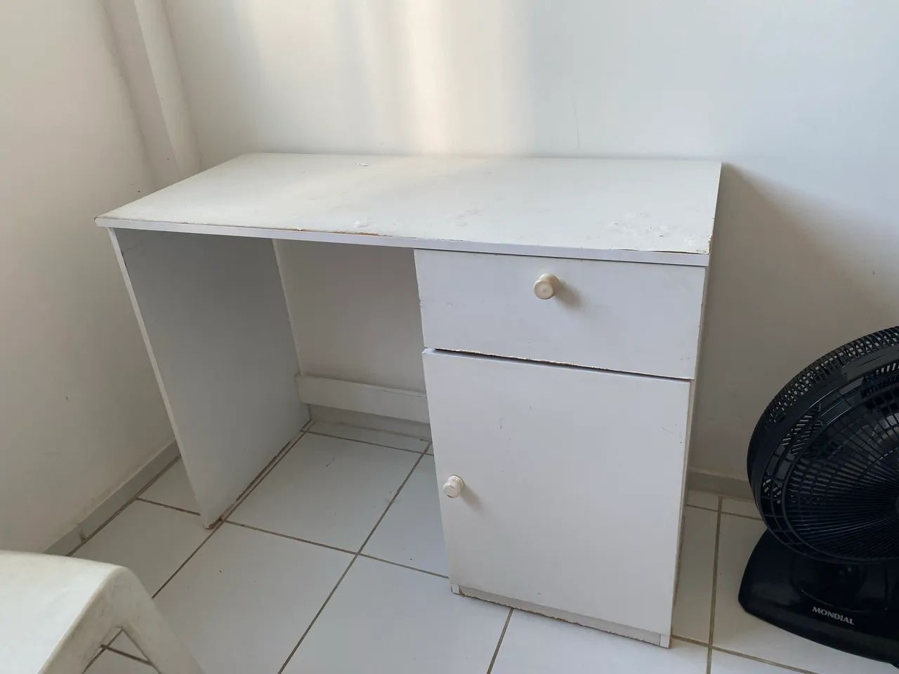 Escrivaninha/ mesa de estudos