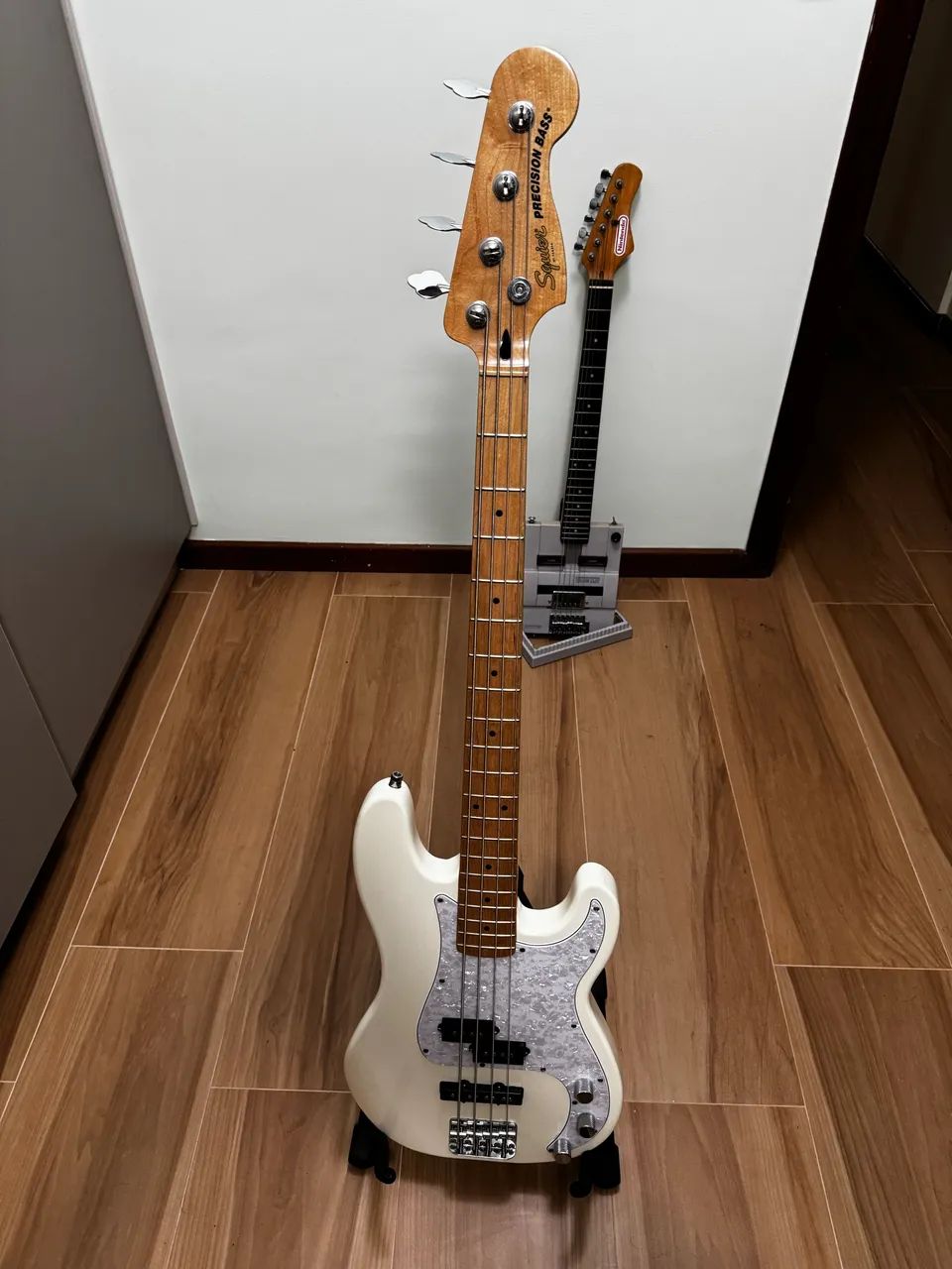 Baixo Squier Precision Branco - Foto 3