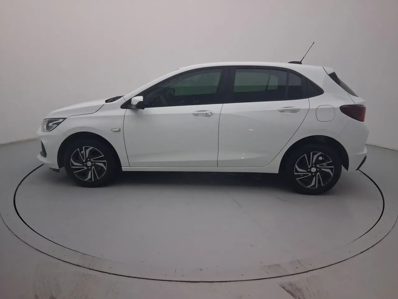 Chevrolet Onix Hatch LT 1.0 12V Flex Mec. 4P, foto 2 de 18