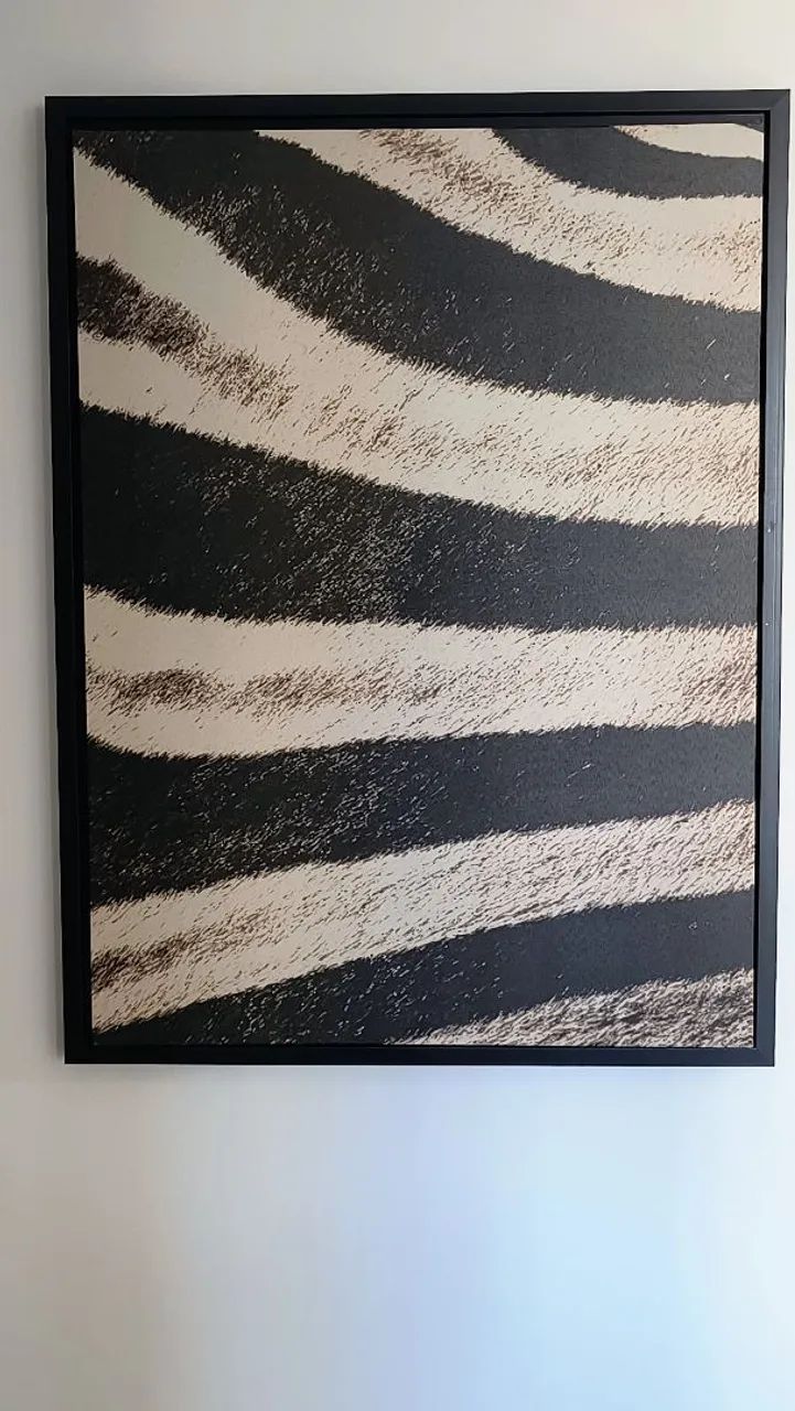 Quadro listrado preto e branco
