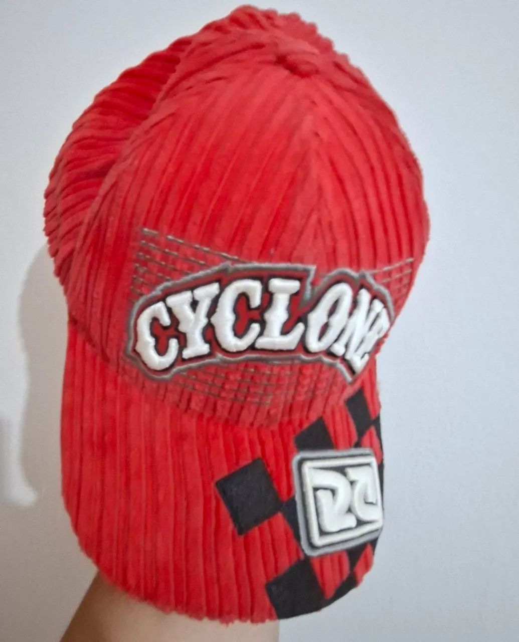 VENDO BONÉ CYCLONE VELUDO - Foto 2