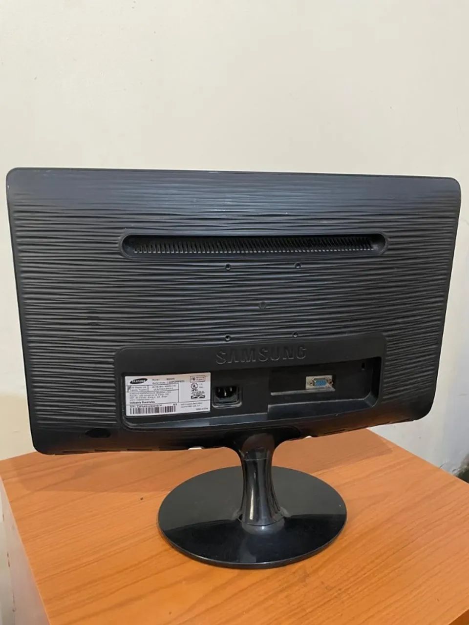 Monitor Samsung B2030N - 20" - Foto 2