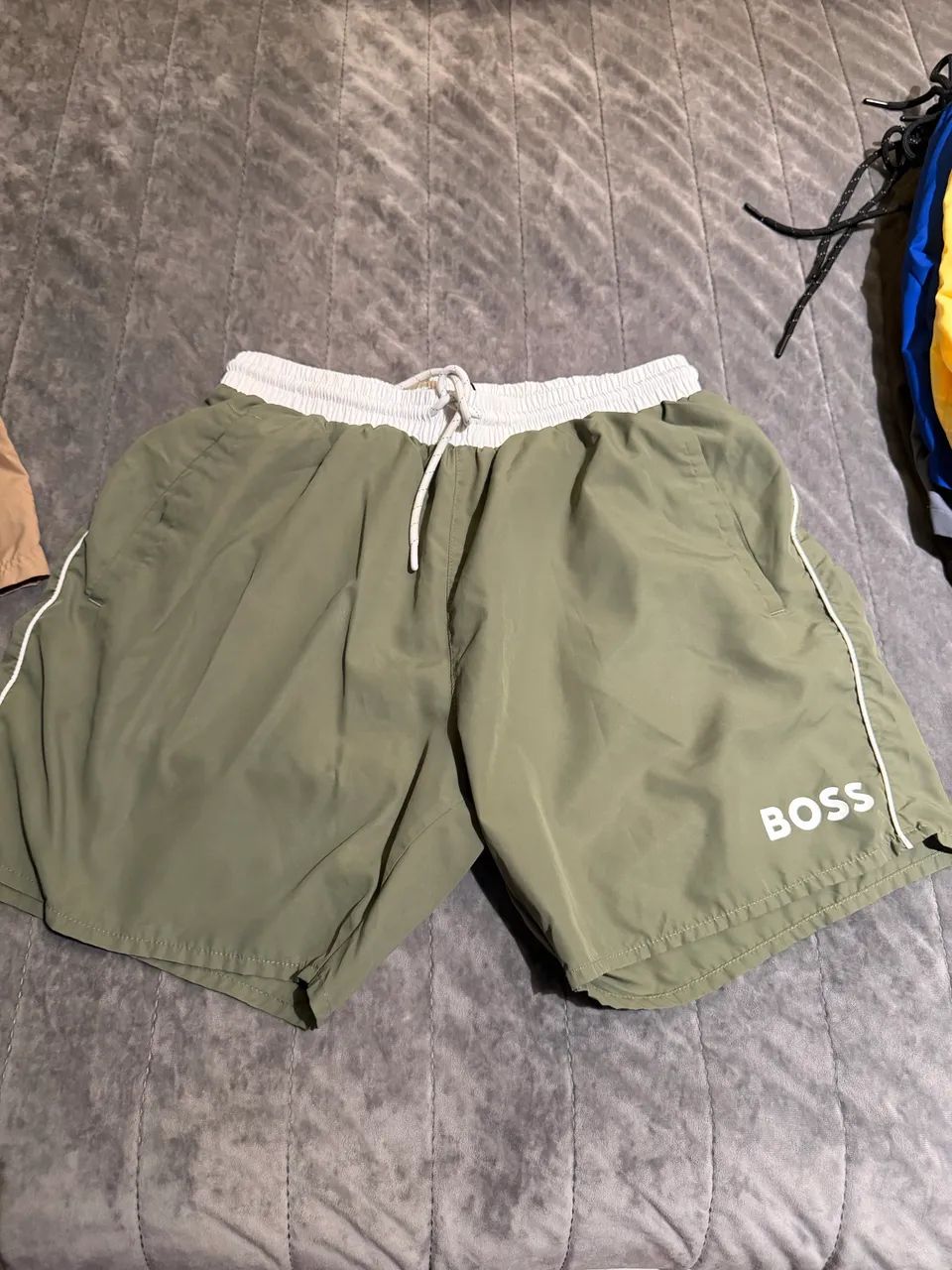 SHORT ORIGINAL DA HUGO BOSS VERDE MUSGO TAMANHO M