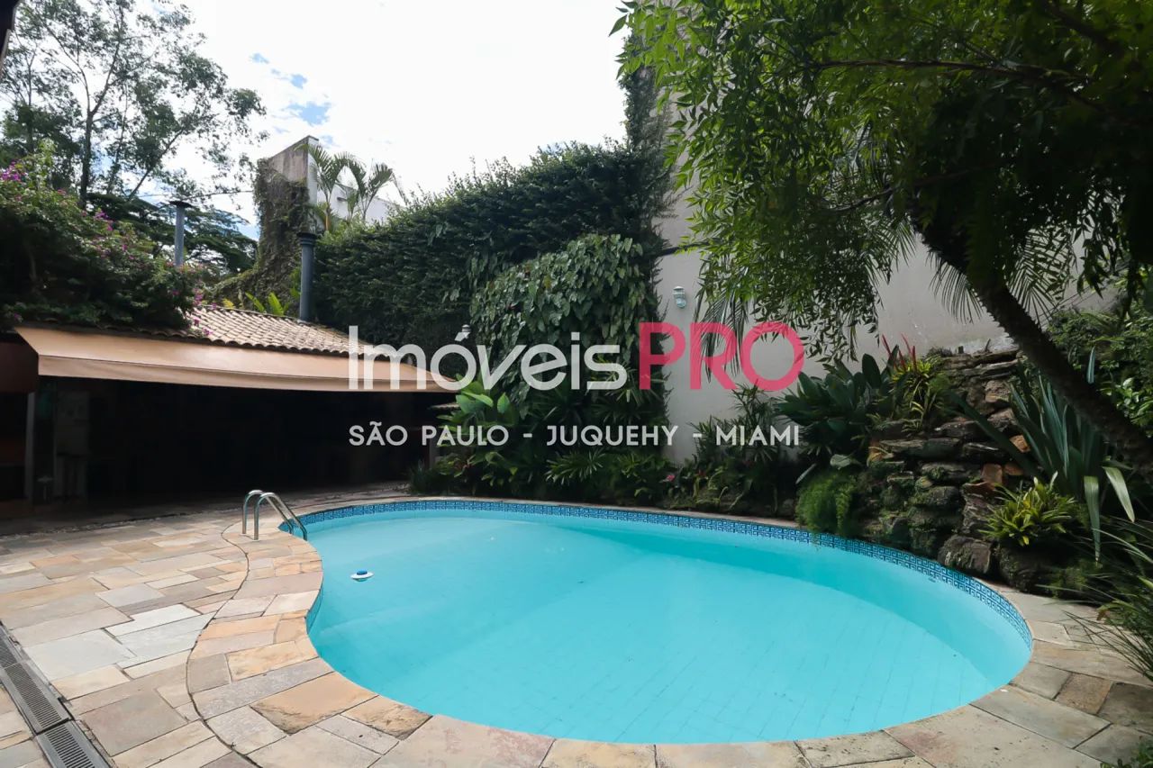 Casa á Venda com 4 Quartos 2 suítes 3 Vagas 640m2