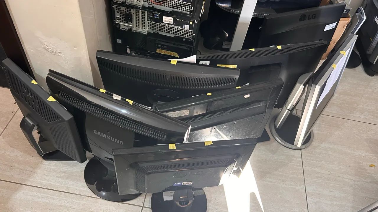Lote de monitores no estado 