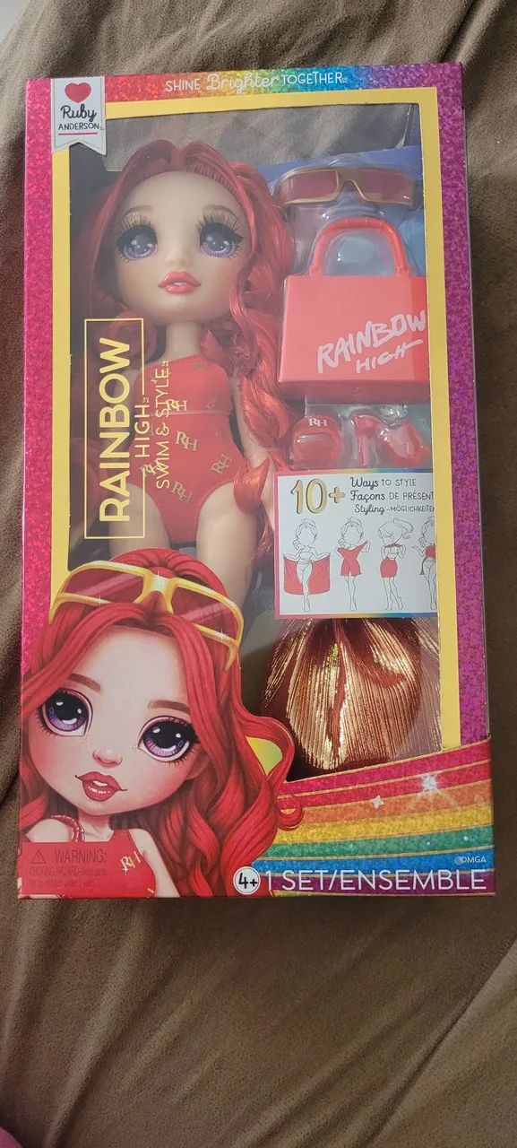 Boneca Rainbow High Ruby