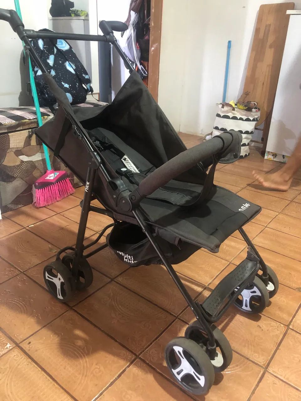 Vendo carrinho de passeio marca multimídia - Foto 3