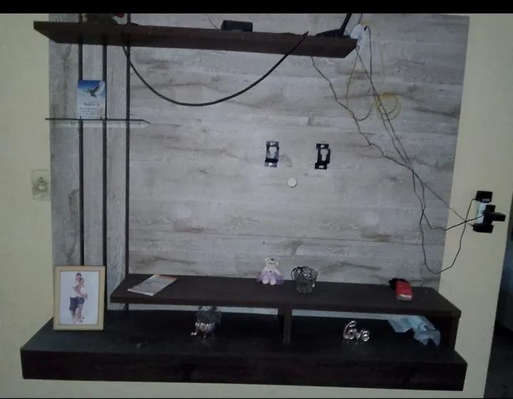 Vendo sofá 2 e 3 lugares e uma painel  - Foto 3