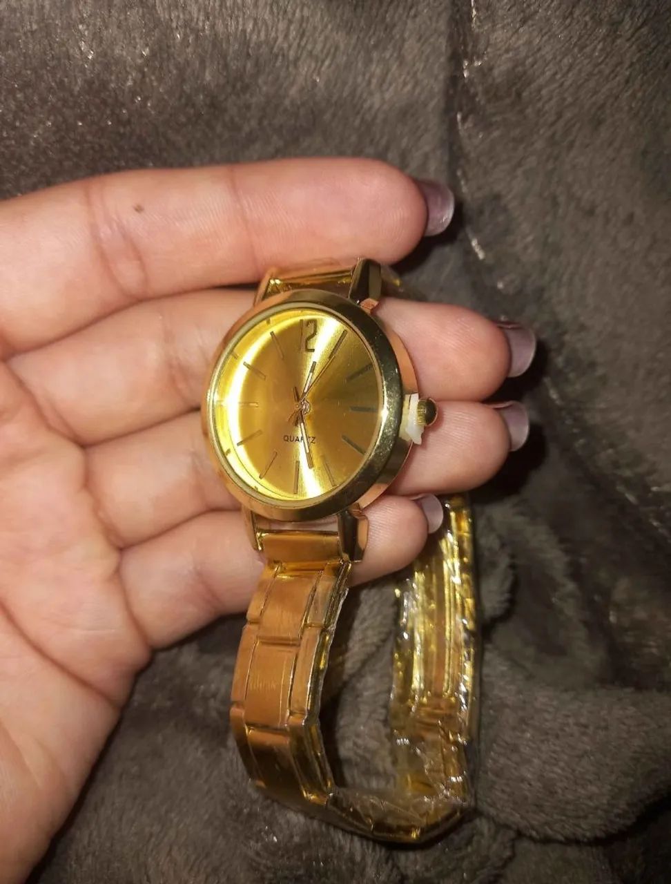 Relógio dourado novo resistente a água  - Foto 3