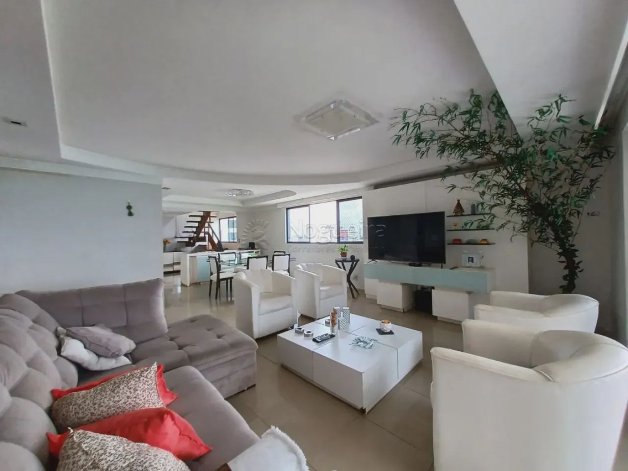 Apartamento para venda com com 5 quartos (sendo 4 suítes) em Boa Viagem - Recife - PE