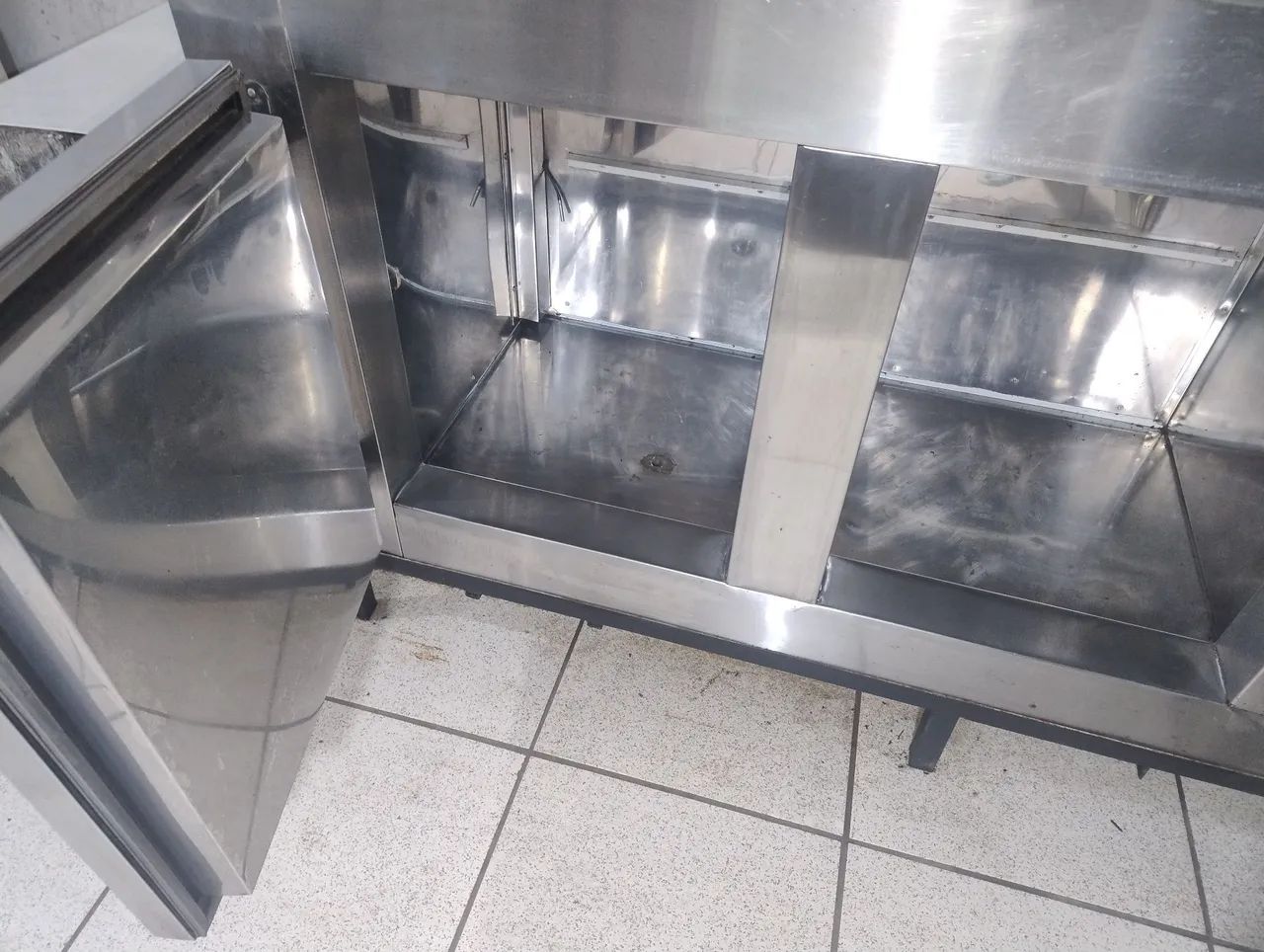 Balcão refrigerado freezer e refrigerado 220v ENTREGO  - Foto 4
