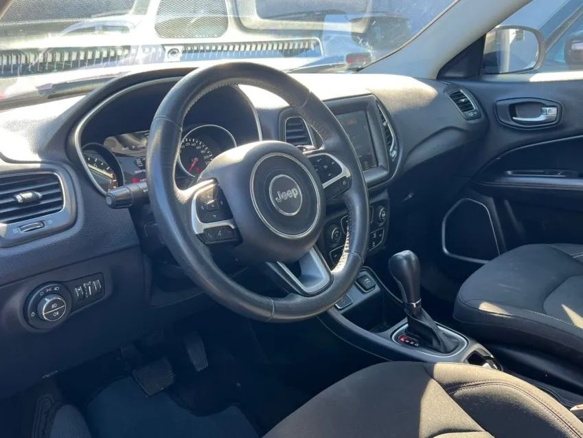 Jeep Compass Longitude 2.0 4X2 Flex 16V Aut. 2017 - Foto 4