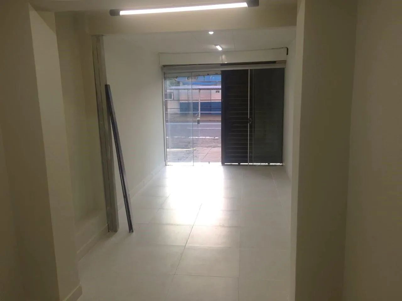 SALÃO C/VITRINE NA RUI BARBOSA - Foto 5