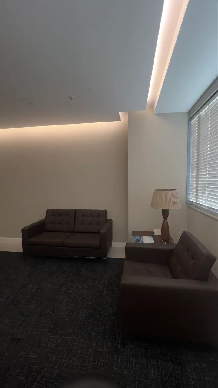 Sofá  fixo couro marrom  - Foto 2