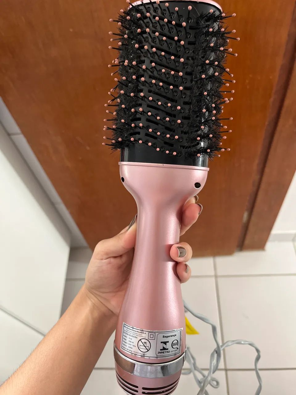 Escova Secadora 4 em 1 - Modeladora e Alisadora Rosa - Foto 2