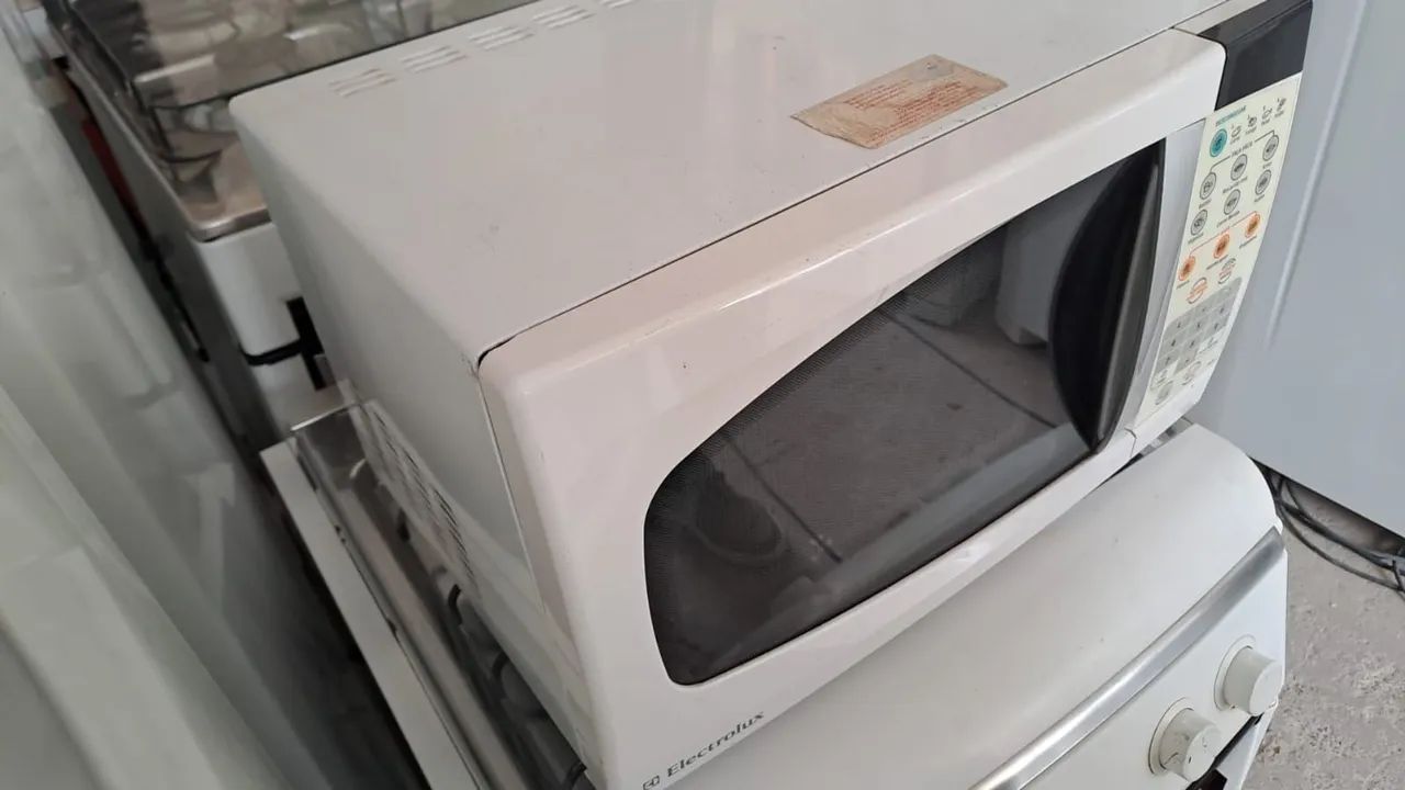 Micro-ondas Electrolux - Com Garantia - Foto 3