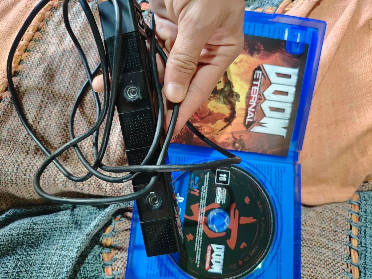Jogo ps4 + câmera ps4