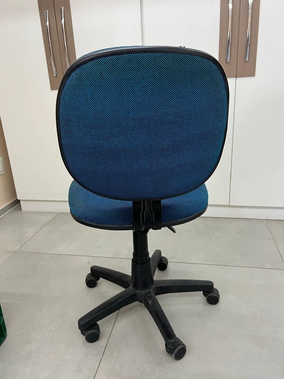 Cadeira executiva azul - Foto 2