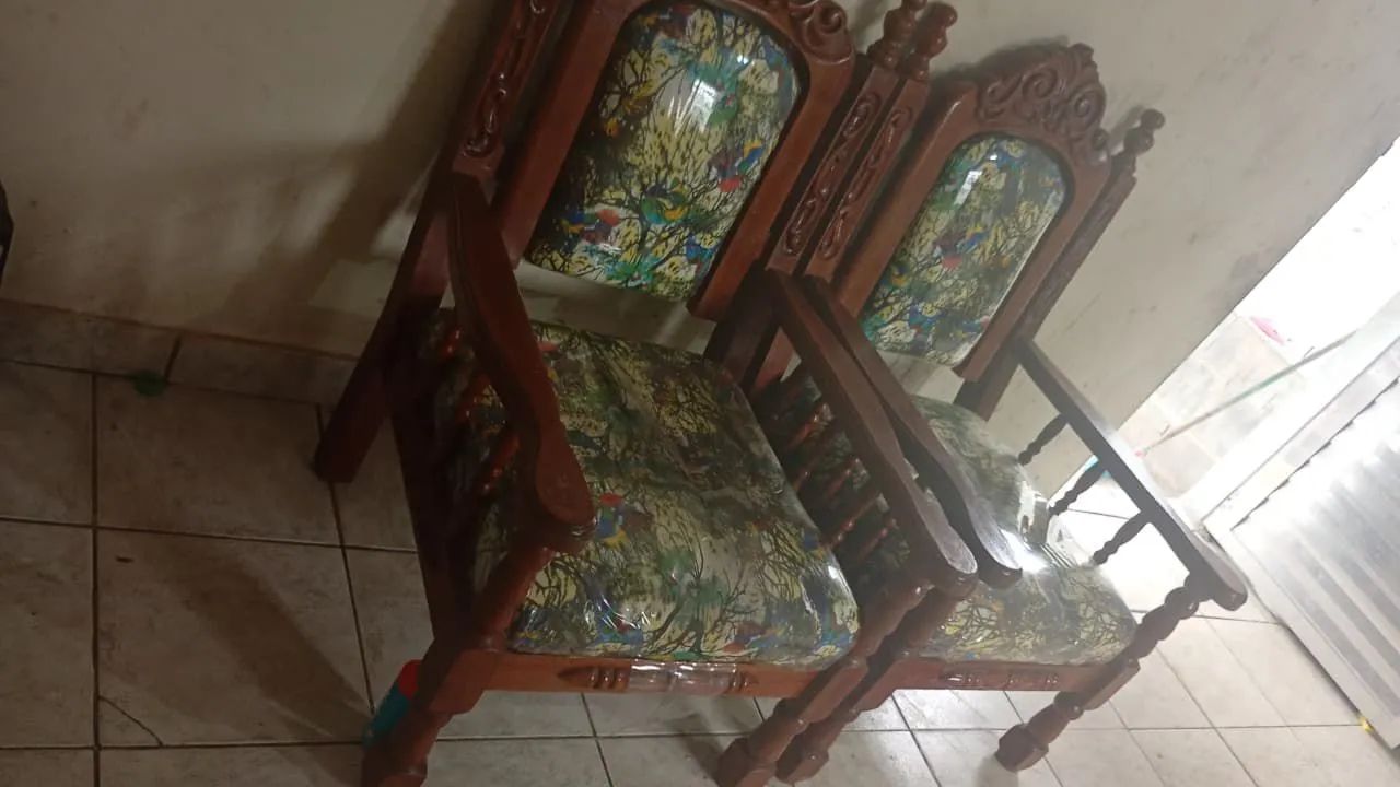 Sofá 4 lugares e 2 poltronas mesmo modelo - Foto 2