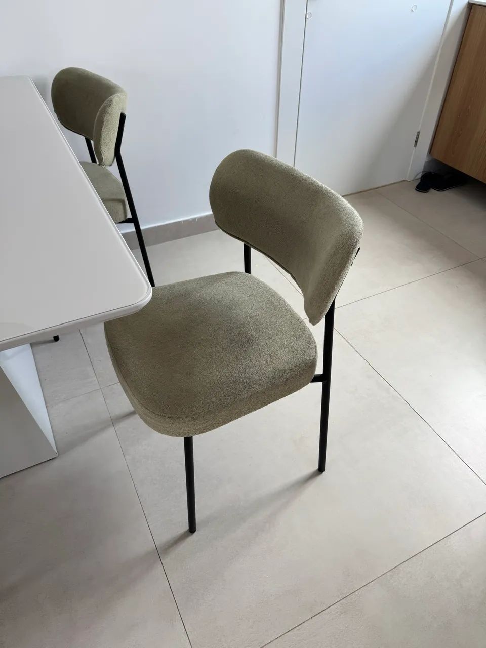 MESA TAMPO DE VIDRO COM JOGO DE CADEIRA BOUCLE LYAM - Foto 5