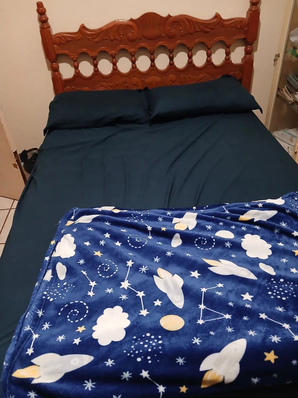 Vendo Cama de casal madeira maciça  - Foto 2