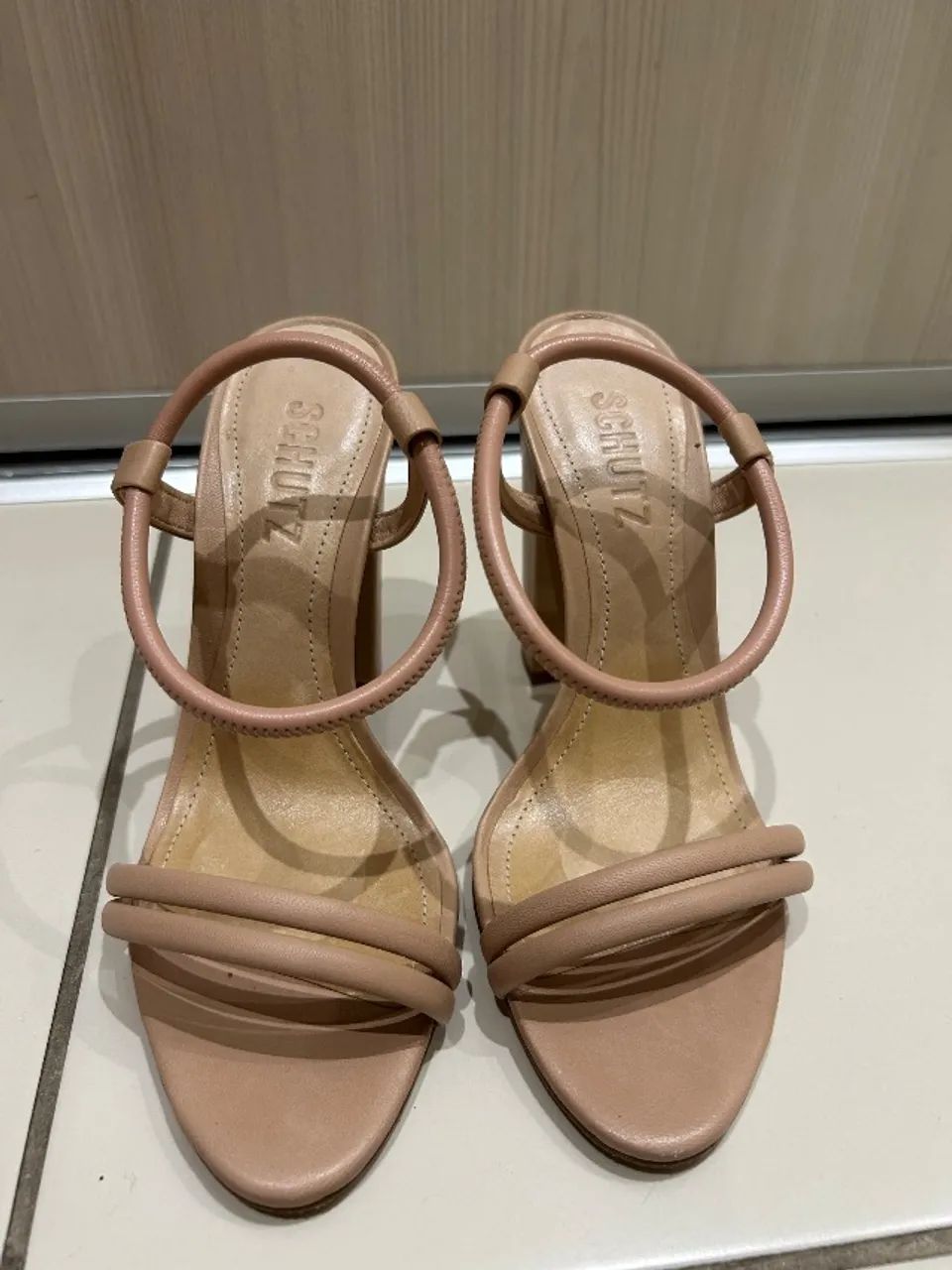 Sandália Schutz - Foto 5