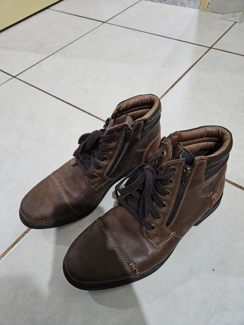 Bota marrom tamanho 39/40